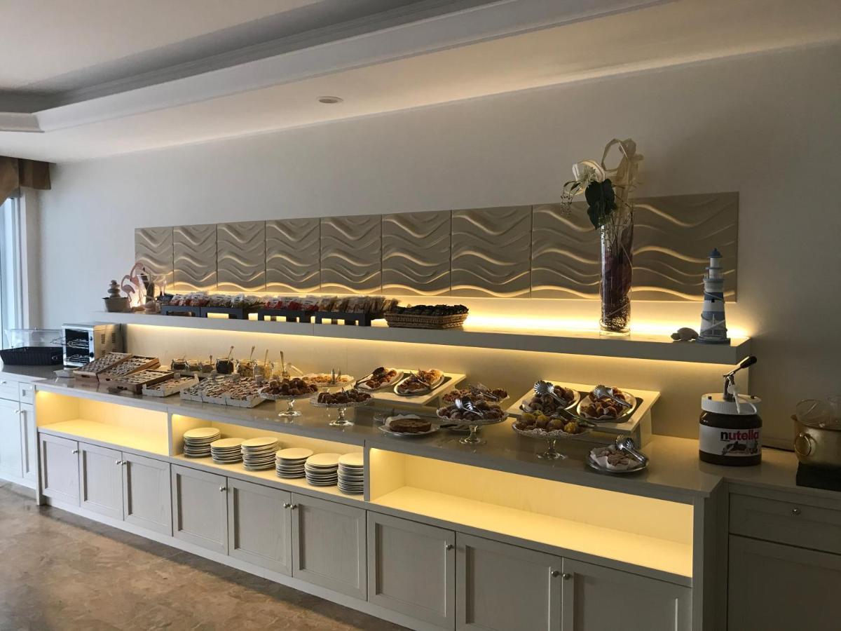Hotel Benini 밀라노마리티마 외부 사진